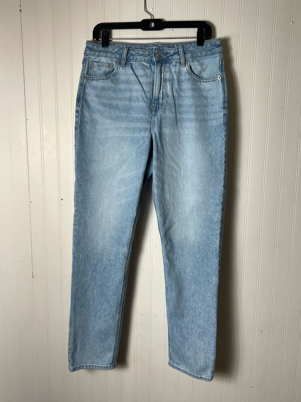 American Eagle Mom Jeans Light Wash High Rise Denim Women’s Size 10 long